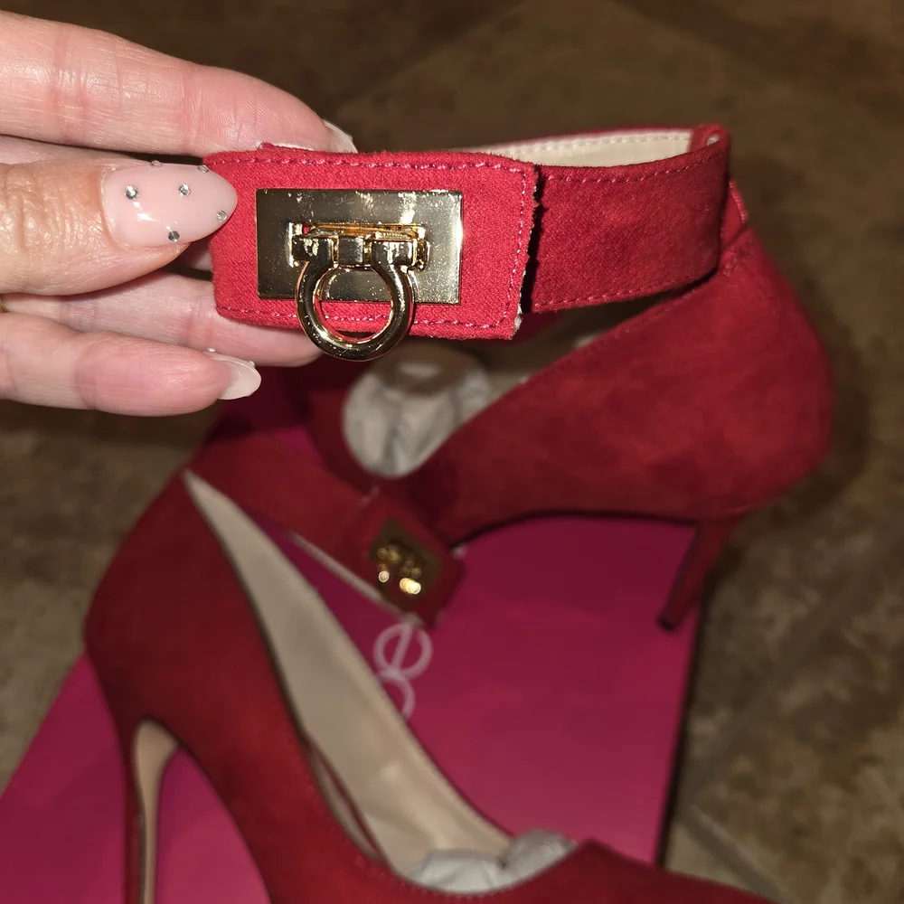 Shoe Dazzle Red Women's Heels - Picture 3 of 4